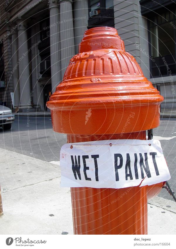 frisch gestrichen Hydrant rot Stadt Warnfarbe Dinge Farbe Wasser Schilder & Markierungen wet paint USA Feuerwehr