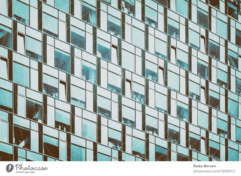 Geschäft, das Windows abstraktes Detail aufbaut Stadt Stadtzentrum Hochhaus Bauwerk Gebäude Architektur Fassade Fenster Glas bauen blau schwarz türkis weiß