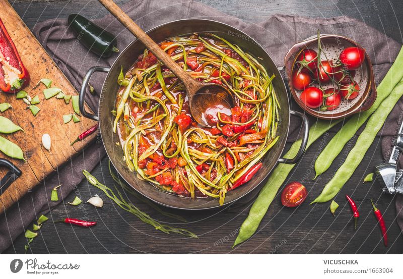 Grüne Französische Bohnen Mahlzeit mit Kochlöffel Lebensmittel Gemüse Kräuter & Gewürze Öl Ernährung Mittagessen Büffet Brunch Festessen Bioprodukte