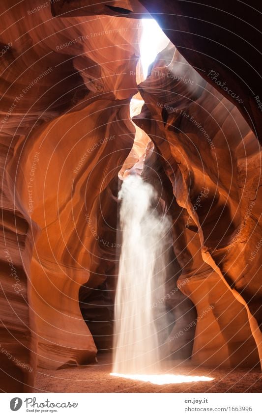 Sandstrahl Ferien & Urlaub & Reisen Natur Landschaft Sonnenlicht Felsen Schlucht Antelope Canyon leuchten außergewöhnlich fantastisch gigantisch orange Hoffnung