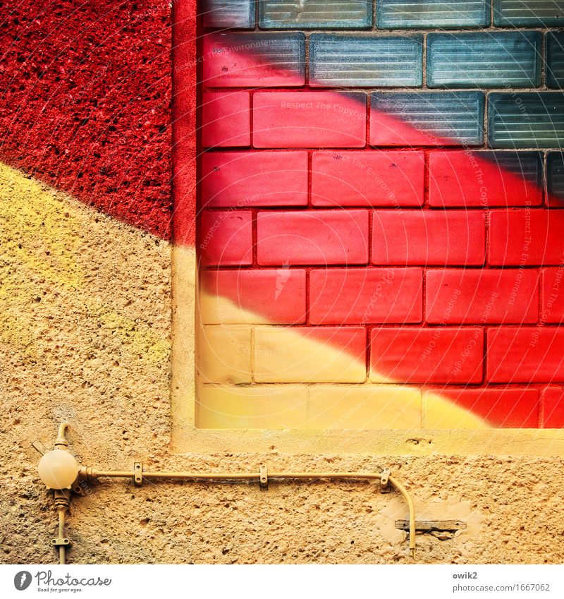 Sommermärchenland Haus Mauer Wand Fassade Zeichen Deutsche Flagge Nationalflagge Elektrizität Stromkreis Kabel leuchten gelb gold rot schwarz Fröhlichkeit