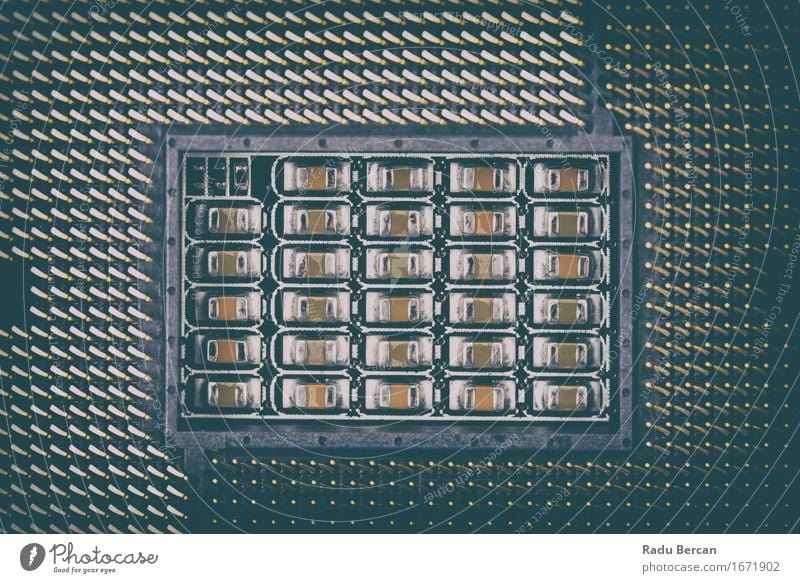 CPU-Sockel auf Computer-Motherboard Hardware Technik & Technologie Fortschritt Zukunft High-Tech Leistung Steckdose Hauptplatine Platine digital Makroaufnahme