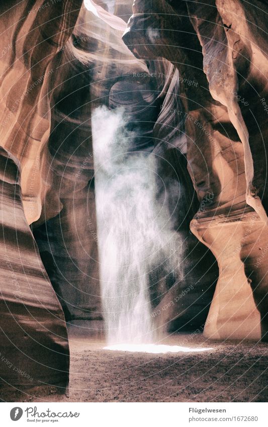 Upper Antelope Canyon [13] Ferien & Urlaub & Reisen Tourismus Ausflug Berge u. Gebirge Sand Hügel Felsen Schlucht Stein berühren eckig orange Farbe USA Amerika