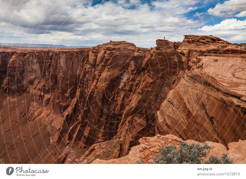 Vergänglichkeit Ferien & Urlaub & Reisen Tourismus Abenteuer Ferne 1 Mensch Umwelt Natur Landschaft Himmel Wolken Horizont Felsen Schlucht Glen Canyon