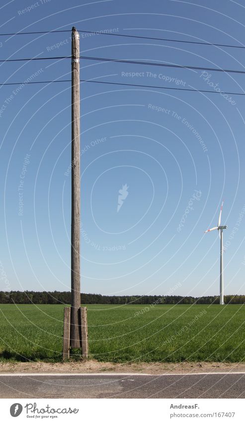Windenergie Farbfoto Außenaufnahme Tag Kabel Energiewirtschaft Erneuerbare Energie Windkraftanlage Umwelt Natur Landschaft Wolkenloser Himmel Klimawandel