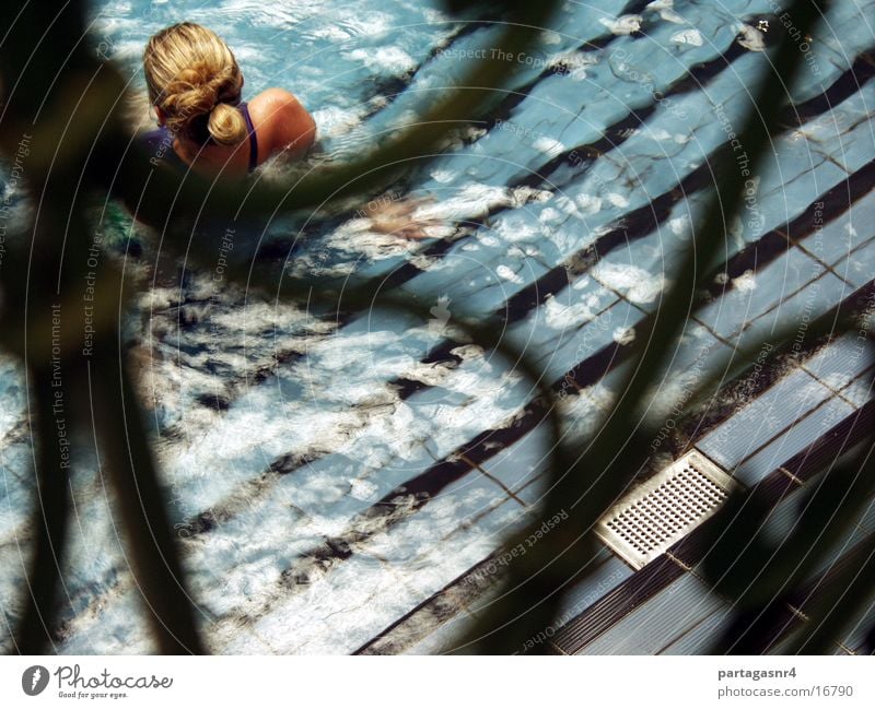 Die kleine Meerjungfrau Bikini blond Frau Schwimmen & Baden Wasser blau Rücken
