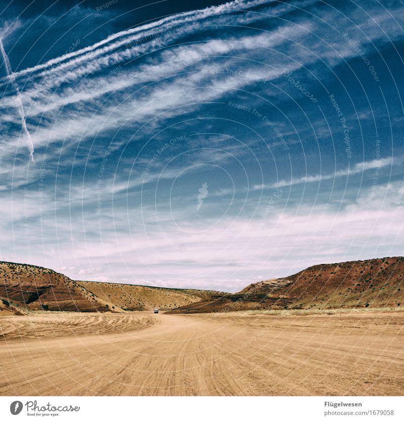 Mitten im Nirgendwo USA Amerika Nationalpark Antelope Canyon Berge u. Gebirge Wüste Himmel Wolken Freiheit Ferien & Urlaub & Reisen Straße Flußbett Wärme Sommer