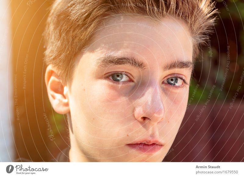 Porträt Lifestyle Stil schön Sinnesorgane Sommer Mensch maskulin Junger Mann Jugendliche Gesicht 1 13-18 Jahre Schönes Wetter Blick authentisch einzigartig