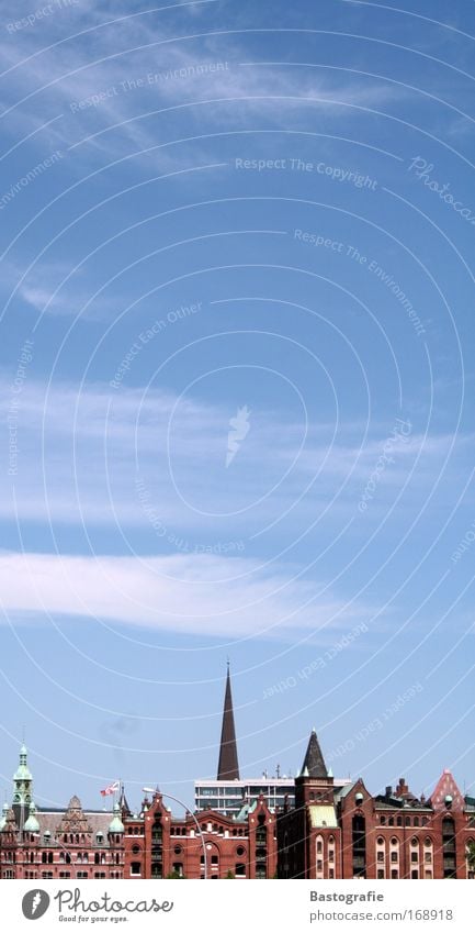 moin moin...grüße aus hamburg Farbfoto Außenaufnahme Menschenleer Textfreiraum oben Tag Haus Kultur Himmel Wolken Sonnenlicht Wetter Schönes Wetter Hafenstadt