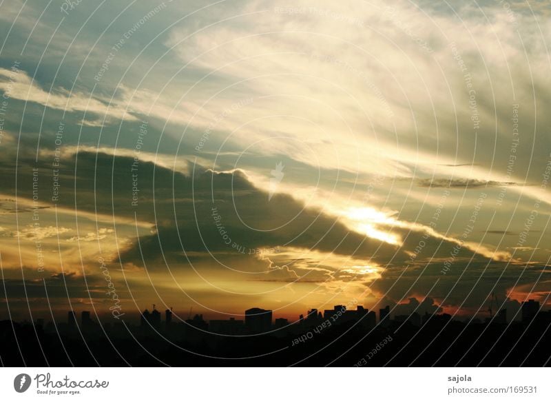 wolkenfetzen über der stadt Städtereise Umwelt Natur Landschaft Urelemente Luft Himmel Wolken Sonne Sonnenaufgang Sonnenuntergang Sonnenlicht Singapore Asien
