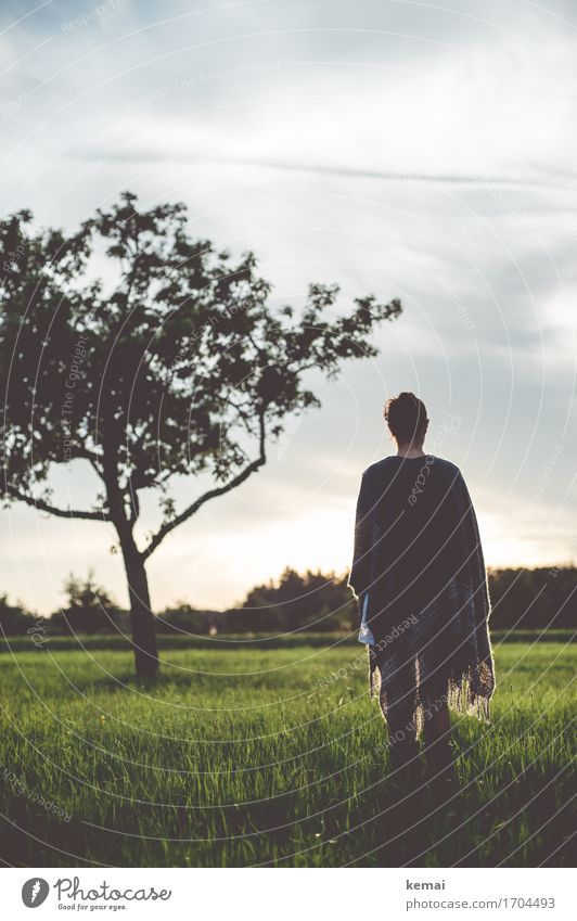 She was a wanderess, a drop of free water. Lifestyle Stil harmonisch Wohlgefühl Zufriedenheit Erholung ruhig Meditation Abenteuer Freiheit Mensch feminin