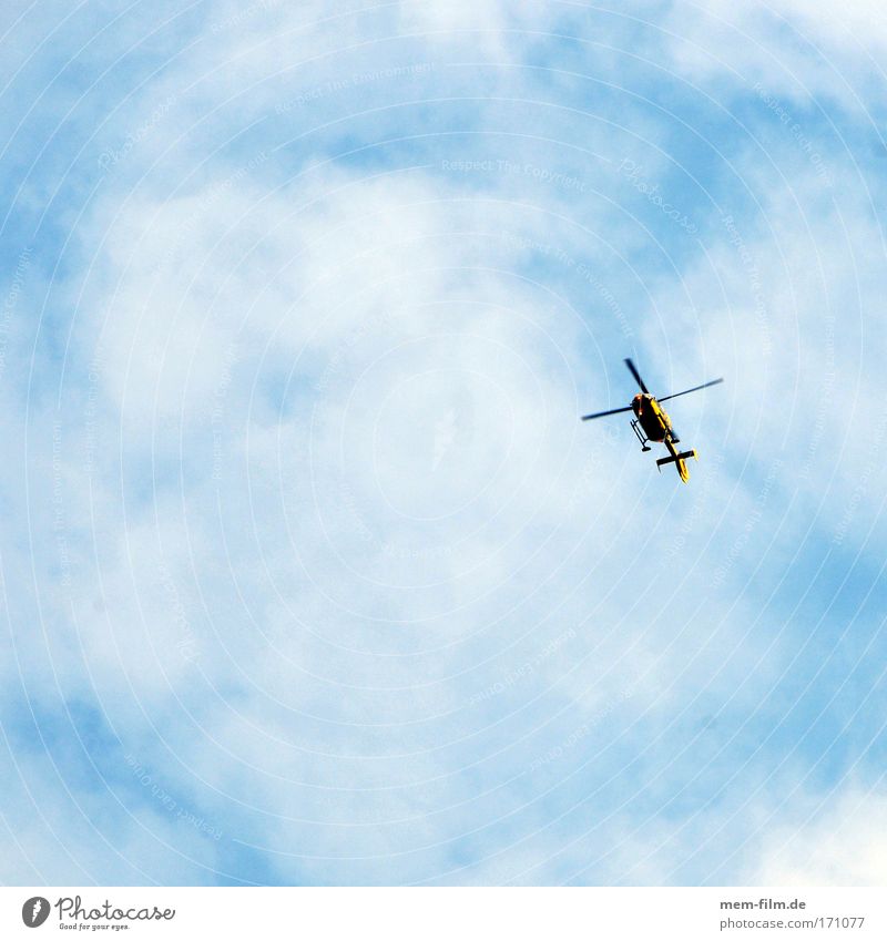 fliege Hubschrauber verkehrsnachrichten Verkehrsstau Rettung Luftverkehr fliegen Pannenhilfe kreisen Demonstration beobachten Überwachung himmel heli