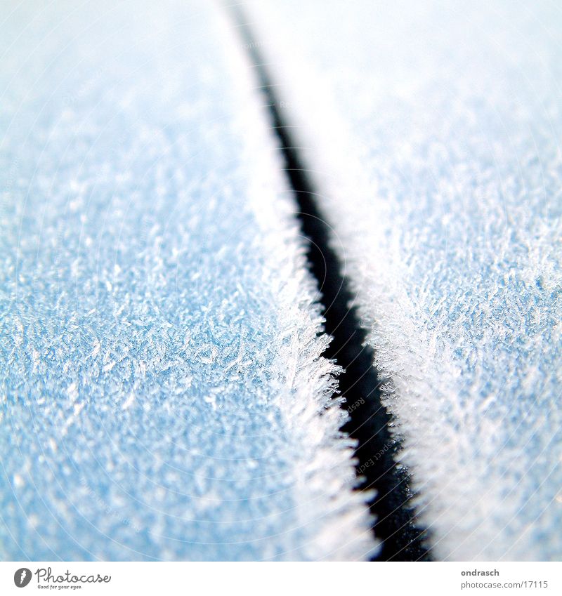 ice_cut Schnellzug Winter gefroren kalt Schlag Eis Schnee Kristallstrukturen Snow Frost gebrochen leer