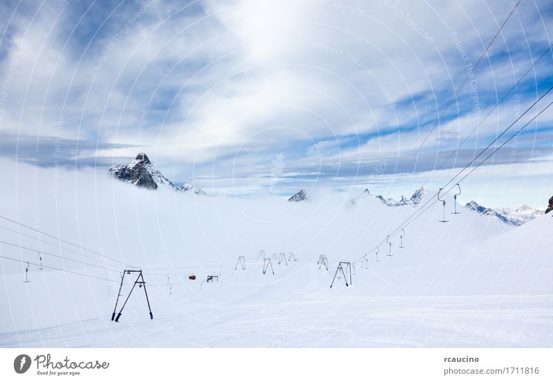 Höhenlagen und Skilifte Zermatt Switzerland Ferien & Urlaub & Reisen Tourismus Winter Schnee Berge u. Gebirge Sport Skifahren Natur Landschaft Alpen weiß