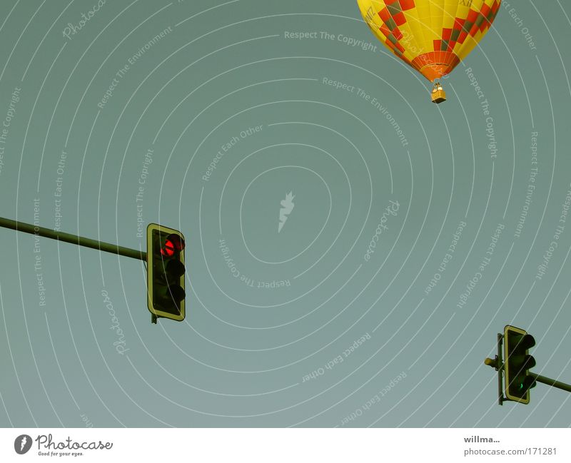 Ampelkoalition und Überflieger Heißluftballon Luftverkehr Verkehr fliegen Freiheit Freizeit & Hobby Entscheidung Ampelabgeordnete Straßenverkehr Linksabbieger