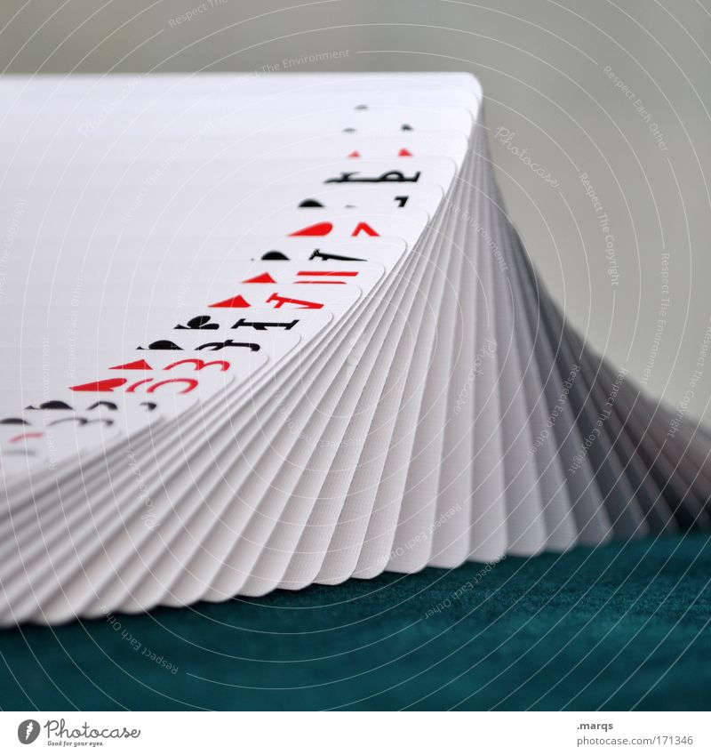 Peak Farbfoto Nahaufnahme Spielen Kartenspiel Poker Glücksspiel Nachtleben Entertainment Erfolg ästhetisch Freude Wachsamkeit gewissenhaft ruhig Fairness