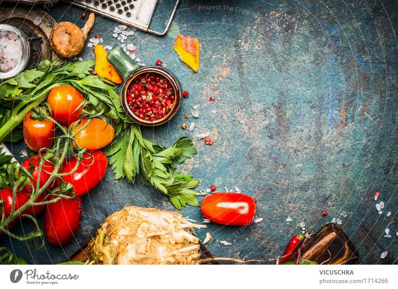Frisches Gemüse und Gewürze für leckere vegetarische Küche Lebensmittel Kräuter & Gewürze Ernährung Bioprodukte Vegetarische Ernährung Diät Geschirr Stil Design