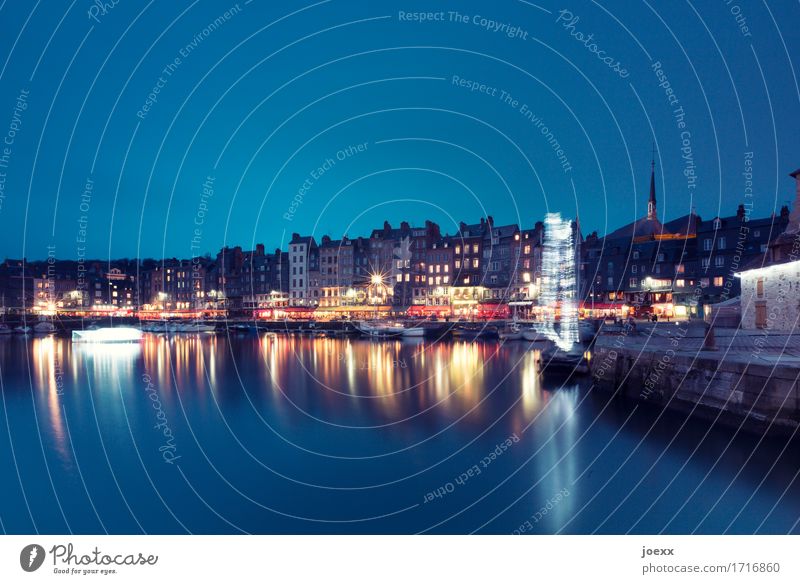 Honfleur Ferien & Urlaub & Reisen Wasser Himmel Frankreich Hafenstadt Skyline Haus alt schön blau mehrfarbig Idylle Farbfoto Außenaufnahme Abend Kunstlicht