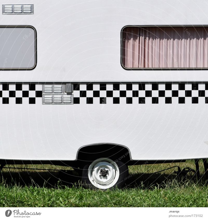 Rücklichter eines Wohnwagen und Teil des Vorzeltes - ein lizenzfreies Stock  Foto von Photocase
