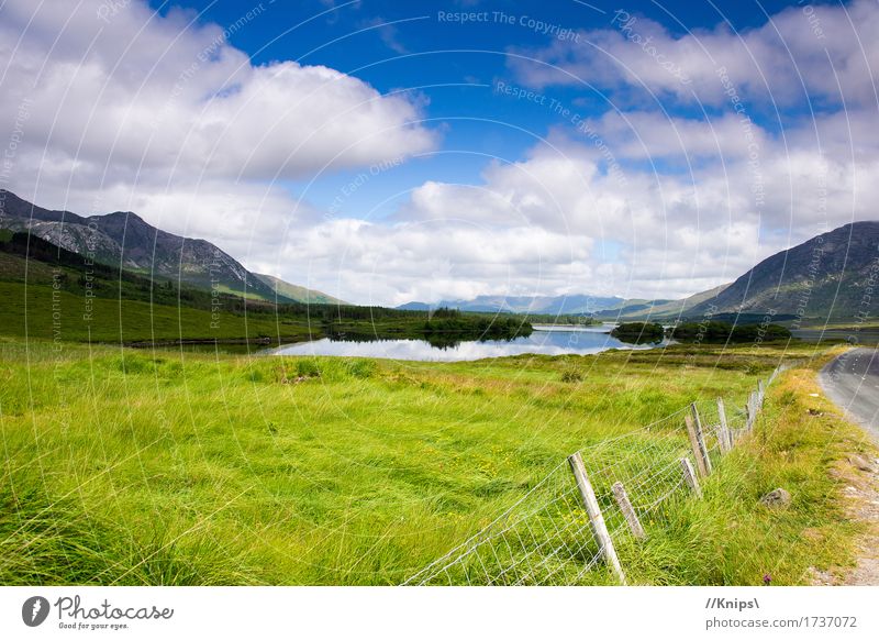 Am Straßenrand Natur Landschaft Wasser Himmel Wolken Schönes Wetter Berge u. Gebirge See Unendlichkeit Pause Republik Irland Farbfoto Außenaufnahme Tag
