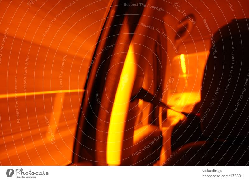 Tunnel Farbfoto Außenaufnahme Experiment Schatten Kontrast Lichterscheinung Bewegungsunschärfe Autofahren PKW Geschwindigkeit beweglich