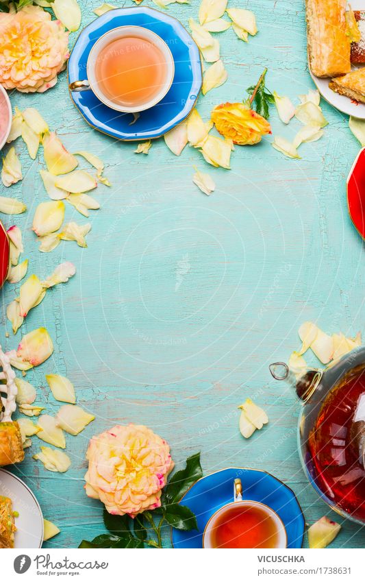 Teetrinken Lebensmittel Kuchen Dessert Getränk Heißgetränk Lifestyle elegant Stil Häusliches Leben Dekoration & Verzierung Tisch Pflanze Blume Blatt Blüte retro