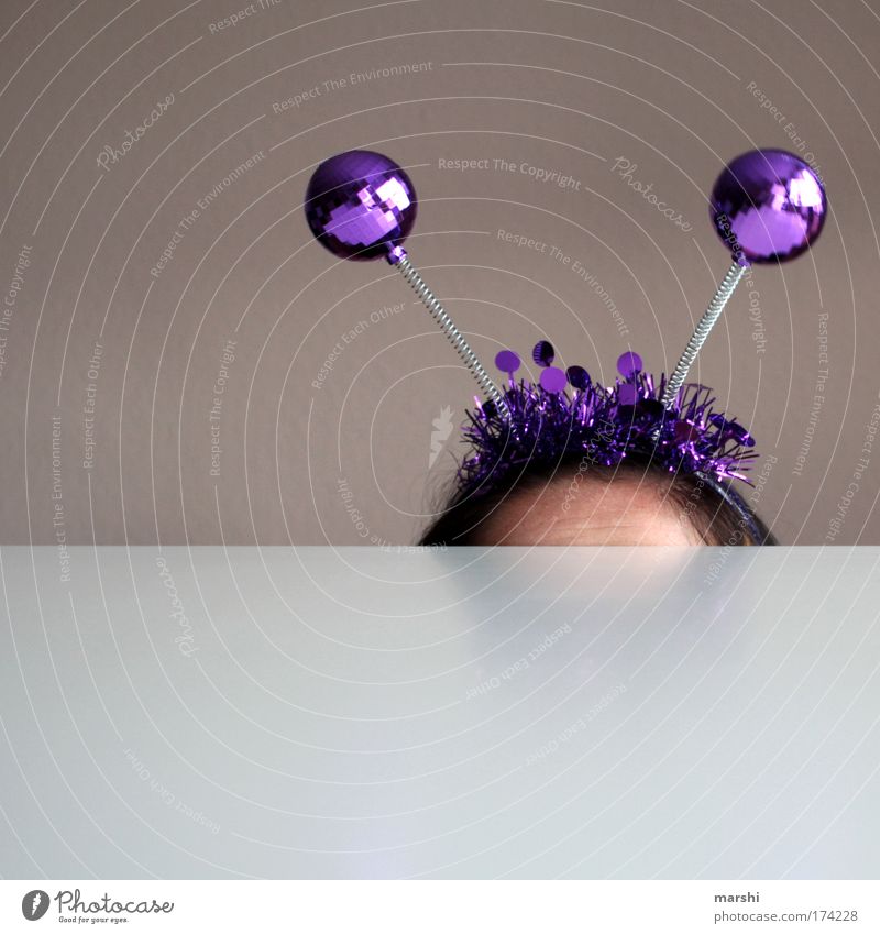 Disco - Alien Farbfoto Stil Wissenschaften Mensch Kopf Haare & Frisuren 1 Accessoire beobachten außergewöhnlich glänzend trendy Kitsch violett Gefühle Freude