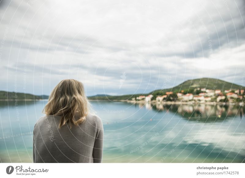 Gute Aussichten Ferien & Urlaub & Reisen Ausflug Ferne Sommer Sommerurlaub Meer Insel 1 Mensch 18-30 Jahre Jugendliche Erwachsene Küste Bucht slano Kroatien