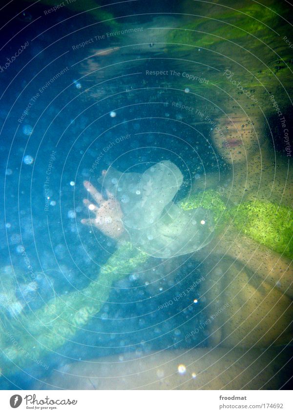nix zu sehen Farbfoto Unterwasseraufnahme Blitzlichtaufnahme Oberkörper Stil exotisch Wellness Leben Wohlgefühl Erholung ruhig Whirlpool Schwimmen & Baden