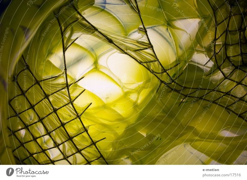 unbekannte Tiefen fremd Handwerk Gitter gelb Kunst gefangen verrückt Freak Vernetzung Licht Strahlung abstrakt tief Erde Handarbeit Glas Netz color magic anonym