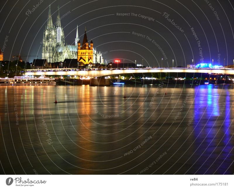Cologne Cityscape Farbfoto mehrfarbig Außenaufnahme Abend Dämmerung Nacht Licht Kontrast Reflexion & Spiegelung Gegenlicht Langzeitbelichtung