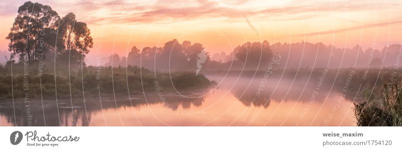 Nebeliger Fluss morgens Ferien & Urlaub & Reisen Tourismus Ausflug Abenteuer Sommer Tapete Natur Landschaft Wasser Herbst Baum Wald frisch grün rot Panorama