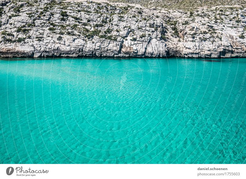 Mallorca Ferien & Urlaub & Reisen Sommer Meer Wellen Natur Urelemente Wasser Felsen Küste Bucht blau grau Einsamkeit ruhig Farbfoto Außenaufnahme Menschenleer