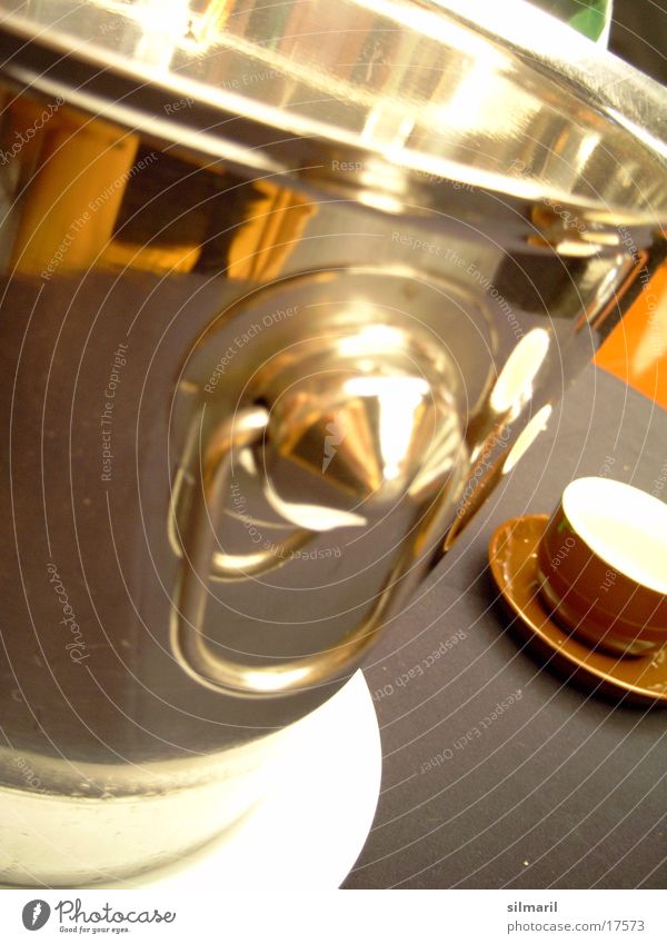 echt glänzend Reflexion & Spiegelung Espresso Tasse Tisch Champagner kühlen Dinge Sektkühler Metall
