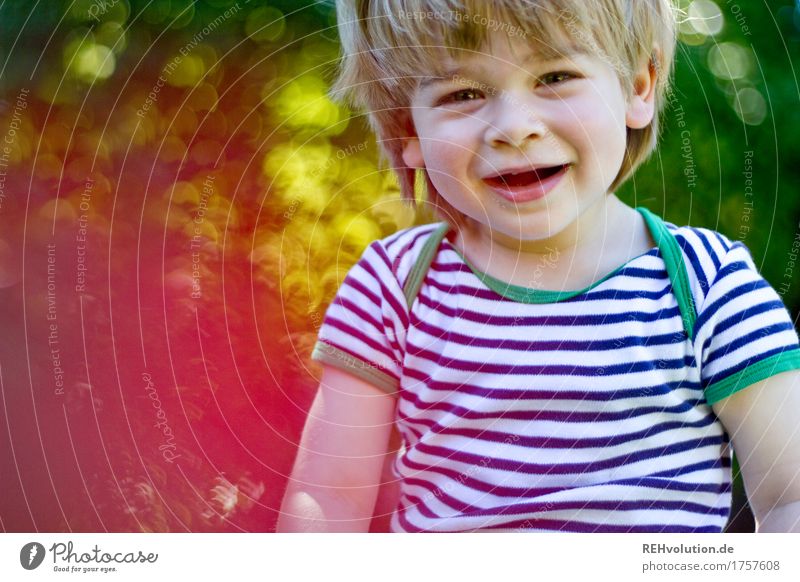 klangfarbe | kinderlachen Mensch maskulin Kind Kleinkind Junge Kindheit 1 1-3 Jahre Umwelt Natur Sonne Sommer Schönes Wetter Garten Lächeln authentisch