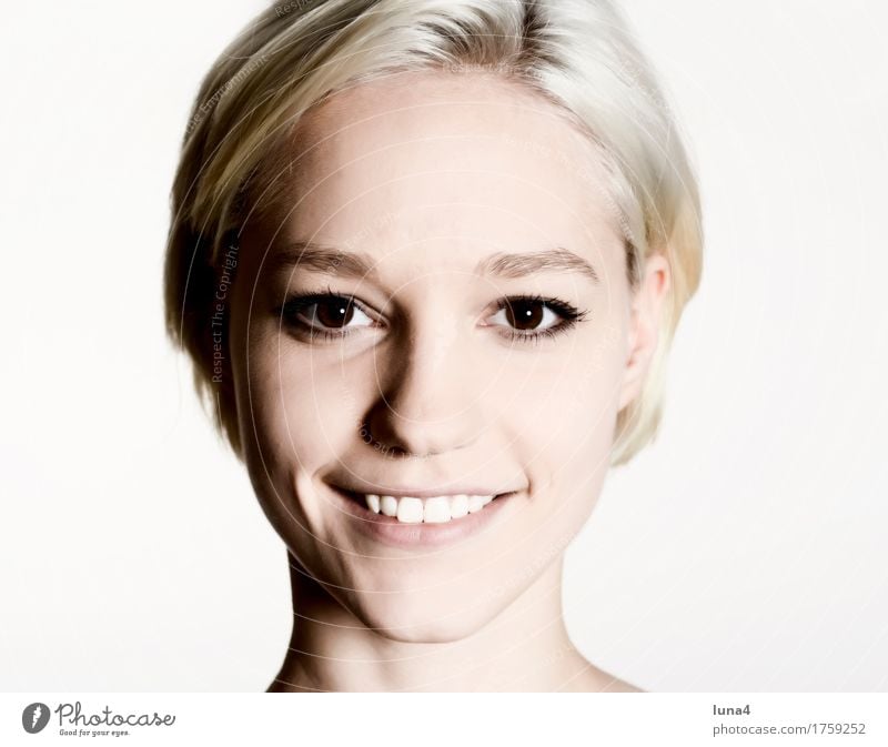 Porträt G Freude Glück schön Gesicht Mensch feminin Junge Frau Jugendliche Erwachsene 1 18-30 Jahre blond Lächeln lachen Fröhlichkeit Lebensfreude porträt