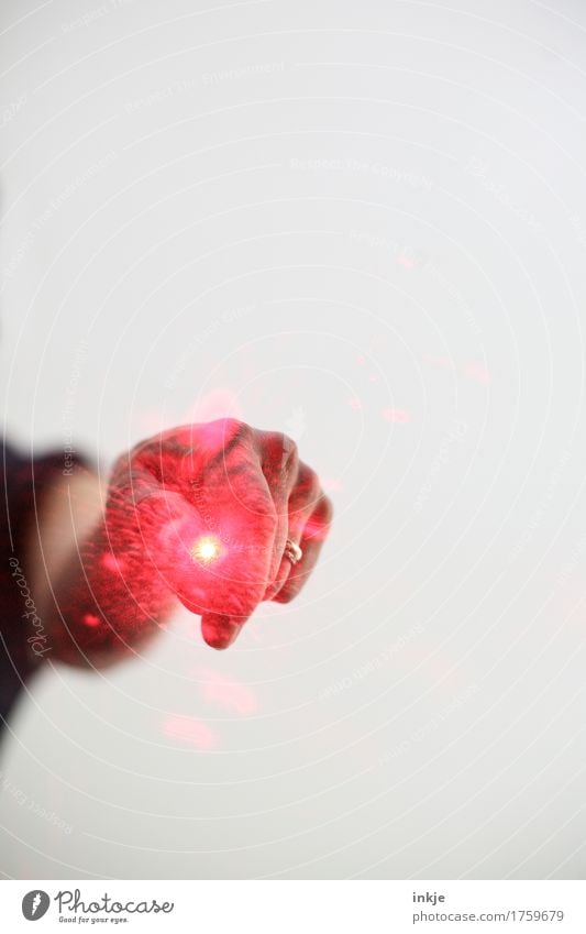*brzzzl* Laserpointer Technik & Technologie Wissenschaften Hand Lichtpunkt Lichtspiel Lichteffekt Streulicht leuchten bedrohlich hell rot Vor hellem Hintergrund