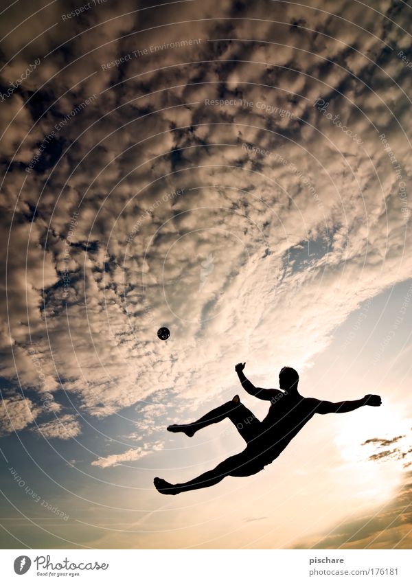 Sepak Takraw I Freude Spielen Freiheit Sport Ballsport Himmel Wolken Bewegung springen sportlich planksee Sonnenuntergang pischare treten Aktion Silhouette