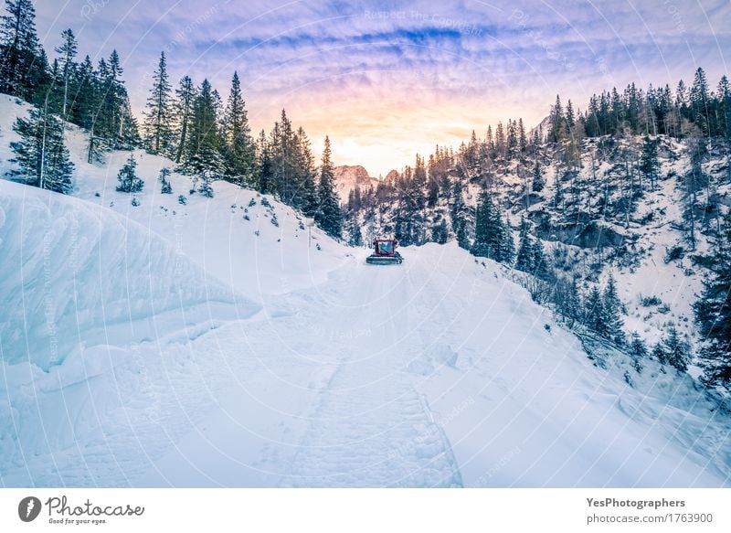 Alpenstraße kartiert im Schnee, Österreich schön Ferien & Urlaub & Reisen Winter Berge u. Gebirge Skifahren Snowboard Natur Landschaft Himmel Wolken Wetter