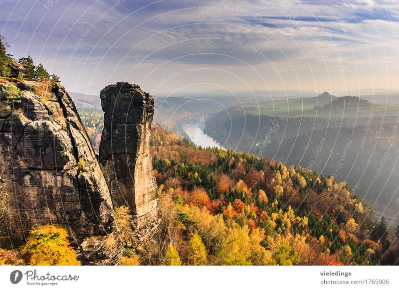 Blick auf den Teufelsturm und das Elbtal Ferien & Urlaub & Reisen Tourismus Berge u. Gebirge wandern Natur Landschaft Horizont Herbst Felsen Stein Stimmung