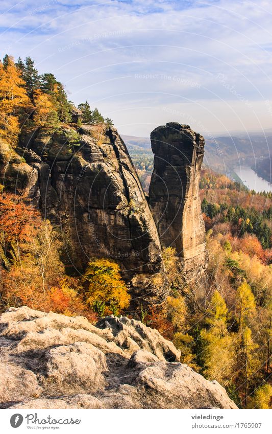 Blick auf den Teufelsturm und das Elbtal Ferien & Urlaub & Reisen Tourismus Berge u. Gebirge wandern Natur Landschaft Horizont Herbst Schönes Wetter Felsen