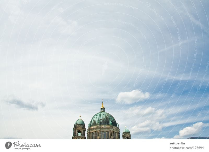 Berliner Dom Himmel Himmel (Jenseits) Sommer Ferien & Urlaub & Reisen Deutscher Dom Religion & Glaube Kirche Kathedrale Kuppeldach Hohenzollern Wolken