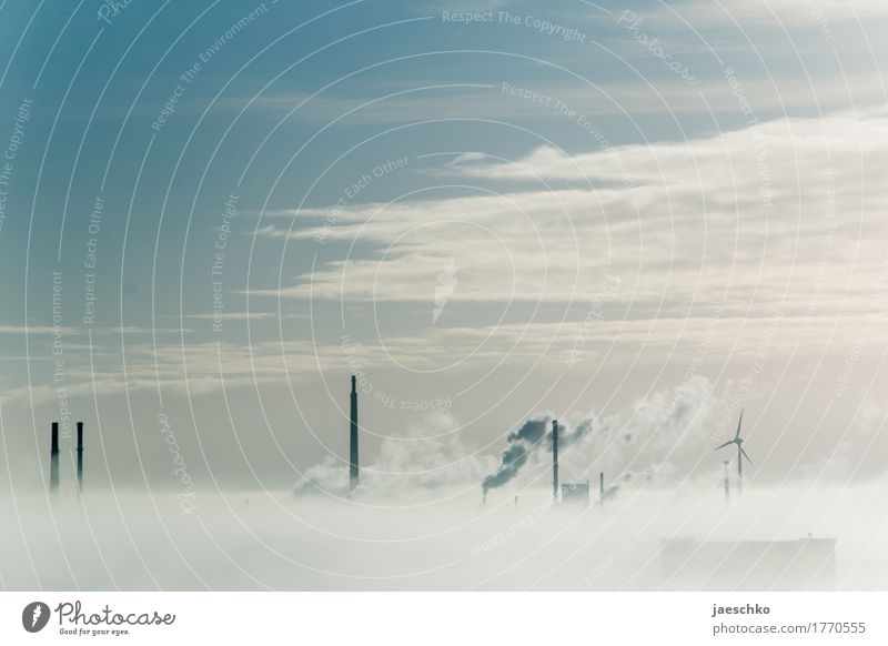 Durchbruch II Fortschritt Zukunft Energiewirtschaft Erneuerbare Energie Energiekrise Umwelt Himmel Wolken Sonnenlicht Klimawandel Wetter Nebel Nebelbank