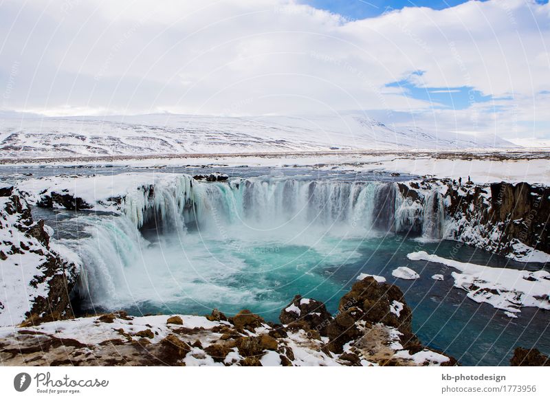 Waterfall Godafoss in wintertime in Iceland Ferien & Urlaub & Reisen Tourismus Abenteuer Ferne Sightseeing Winter Winterurlaub Natur Wasserfall
