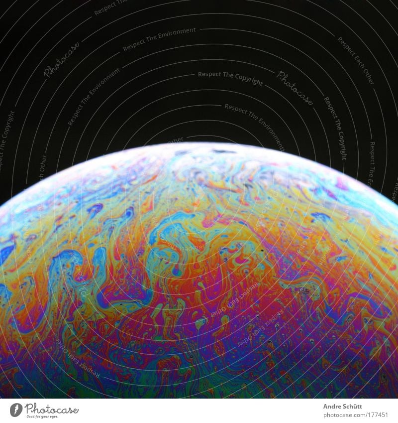 Planet Soap VII Farbfoto mehrfarbig Studioaufnahme Nahaufnahme Detailaufnahme Menschenleer Textfreiraum oben Hintergrund neutral Nacht Blitzlichtaufnahme