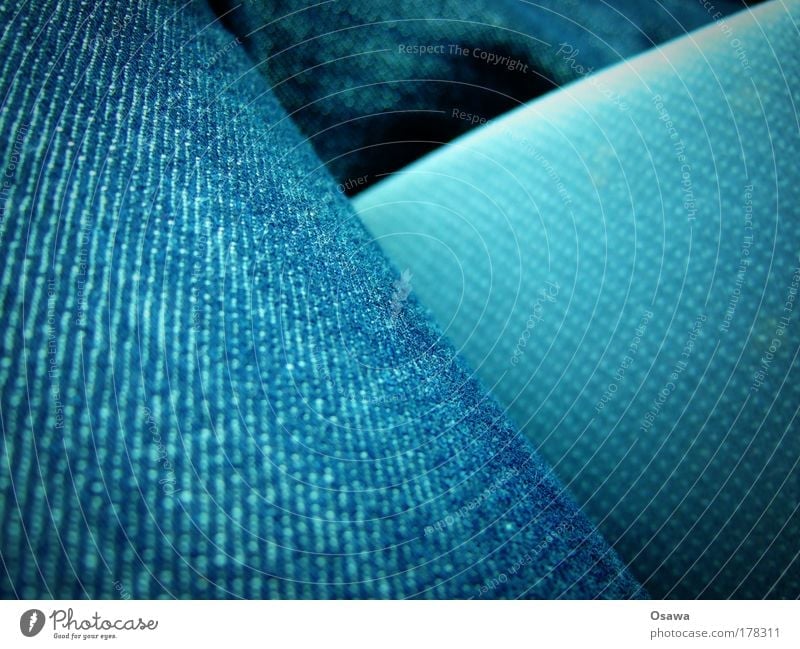 Jeans blau abstrakt Stoff Faser Textilien Bekleidung Jeanshose Jeansstoff Hose diagonal Strukturen & Formen Querformat Textfreiraum rechts Textfreiraum links