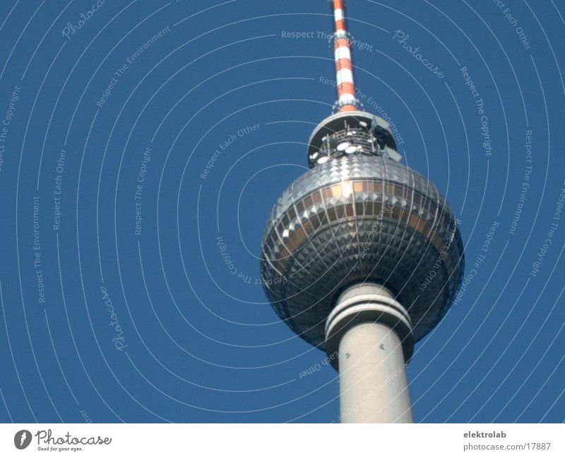 Fernsehturm Alexanderplatz Beton Architektur Berliner Fernsehturm st. ulbricht telespargel Glas Kugel blau Himmel