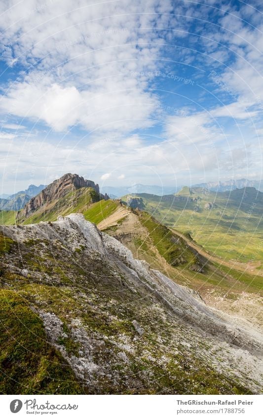 Gebirge Umwelt Natur Landschaft Himmel Wolken blau grün silber weiß Berge u. Gebirge Alpen Schweiz Gipfel Bergkette Geröll Farbfoto Außenaufnahme Menschenleer