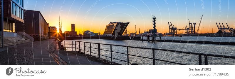 Panorama des Hamburger Hafen im Gegenlicht der Morgensonne Freizeit & Hobby Ferien & Urlaub & Reisen Sightseeing Städtereise Wasser Sonnenaufgang