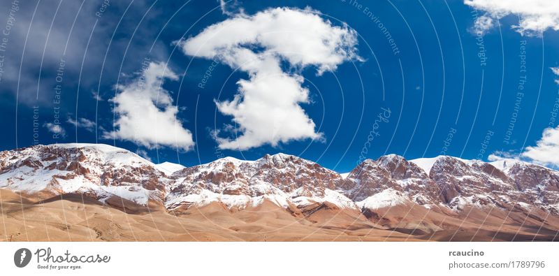Marokko-Berg: schneite hohen Atlas, Dades-Tal. Schnee Berge u. Gebirge Landschaft Himmel Wolken blau Afrika maroc Gipfel Wildnis Farbfoto
